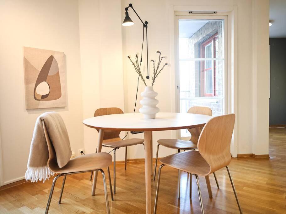 Live In A Stylish Home In The Center Of Осло Екстериор снимка